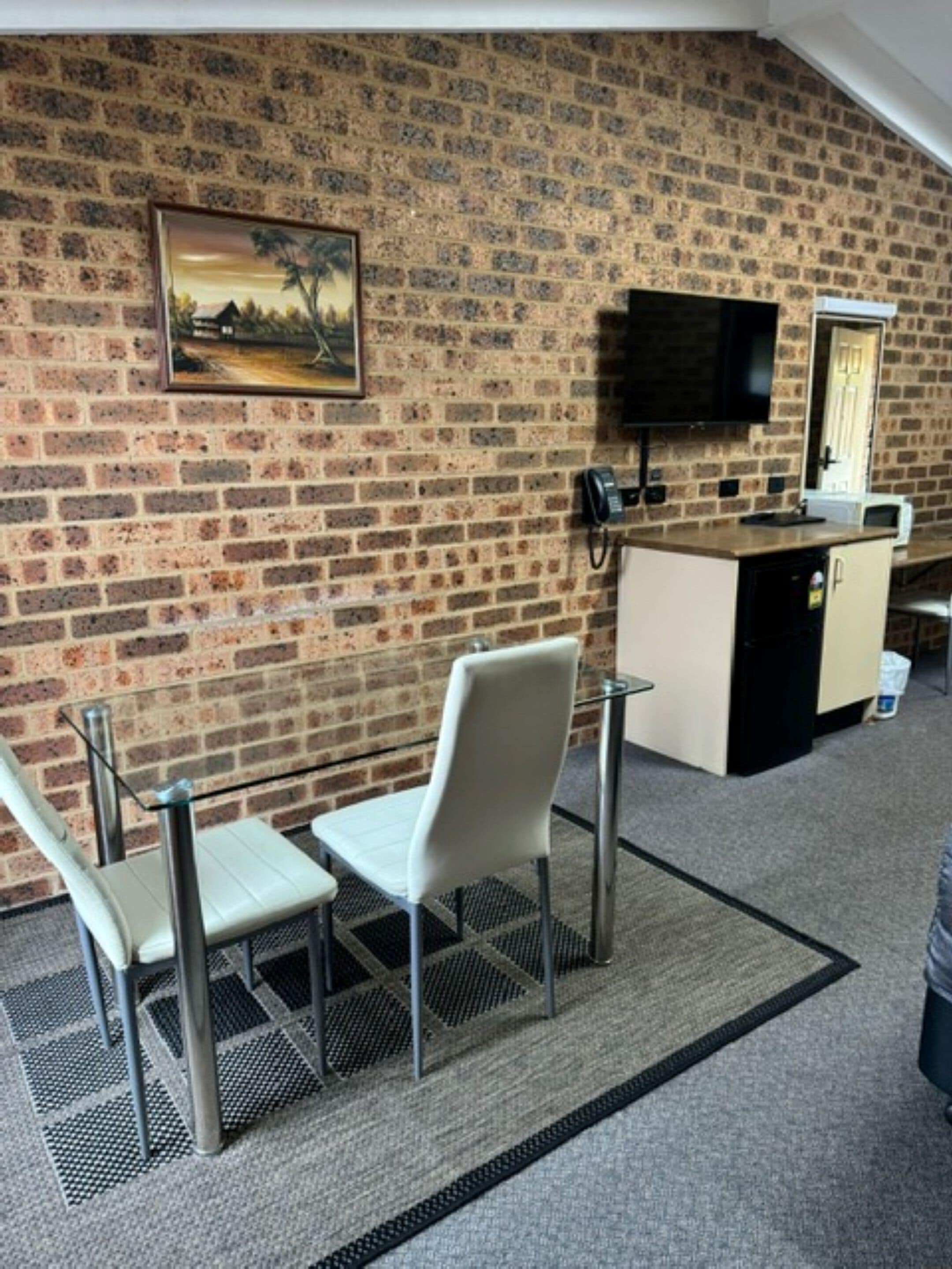 Desk, laptop workspace, iron/ironing board, free WiFi
