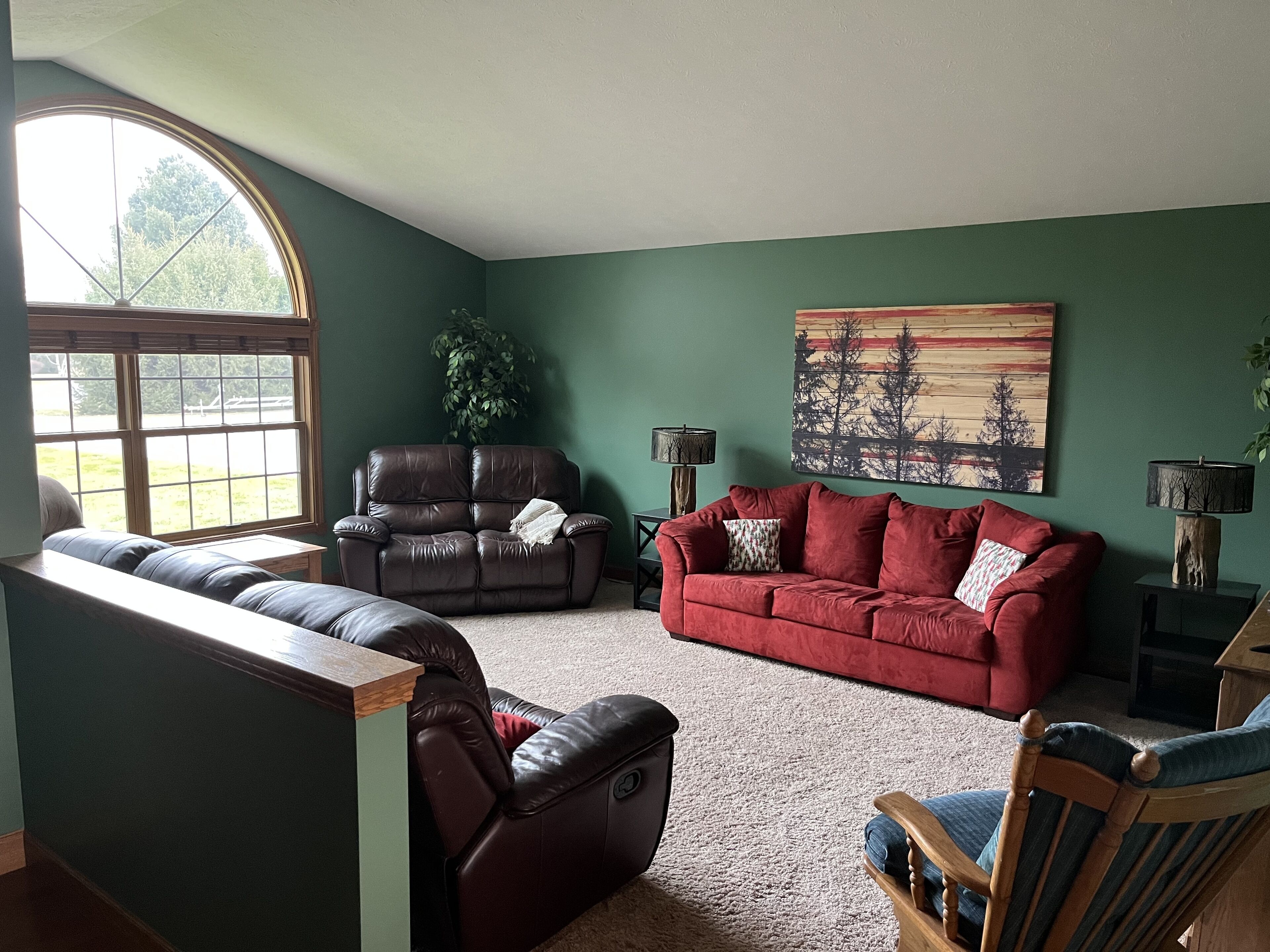 Smart TV, fireplace, table tennis