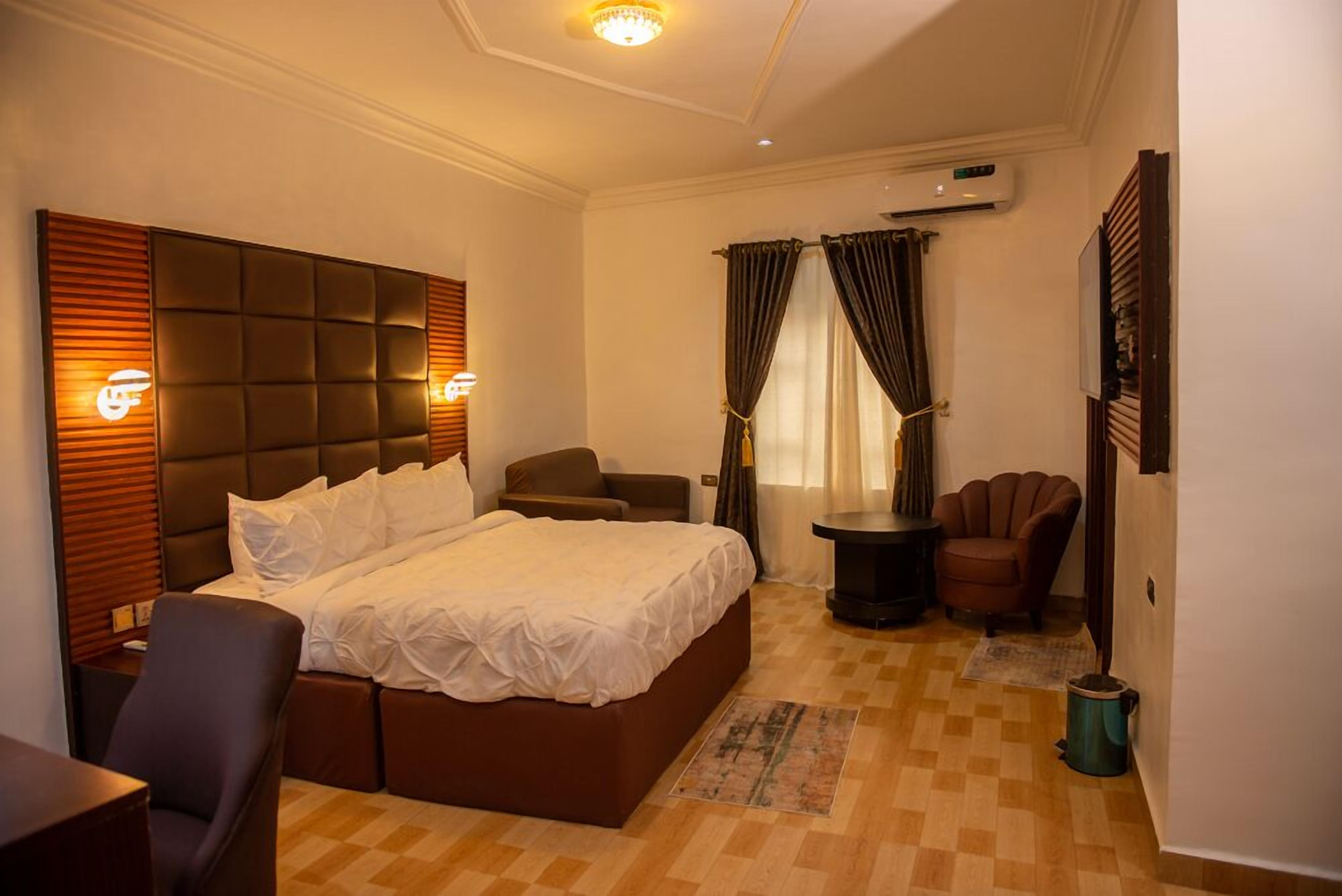 Superior Room | Desk, soundproofing, free WiFi, bed sheets