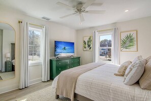 3 Schlafzimmer, Schreibtisch, Bügeleisen/Bügelbrett, WLAN