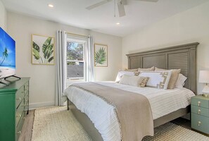 3 Schlafzimmer, Schreibtisch, Bügeleisen/Bügelbrett, WLAN