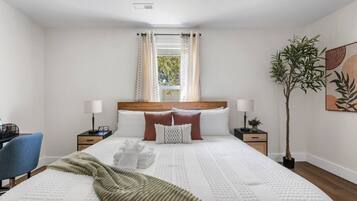 4 bedrooms, desk, iron/ironing board, WiFi