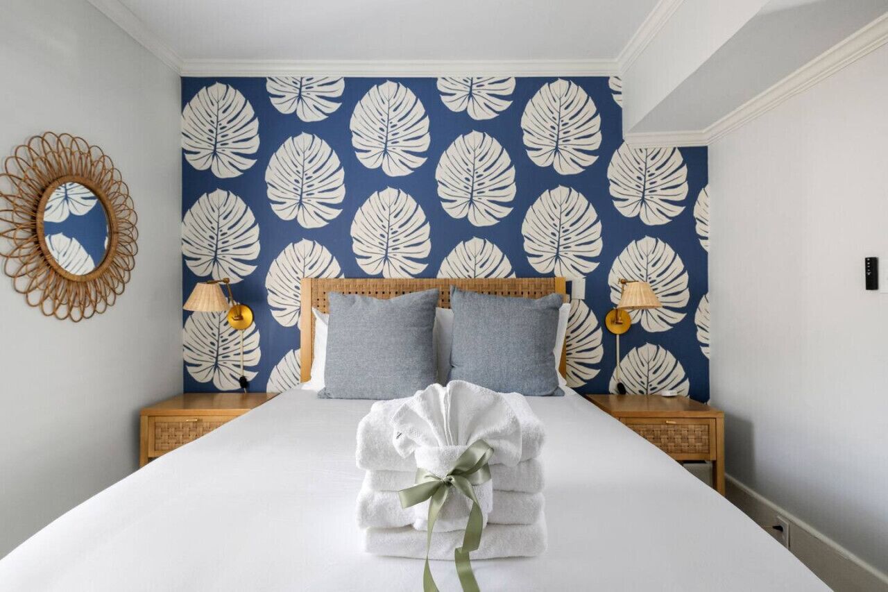 2 bedrooms, desk, iron/ironing board, WiFi