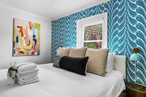 2 室のベッドルーム、デスク、アイロン / アイロン台、WiFi