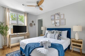 3 bedrooms, iron/ironing board, WiFi, bed sheets