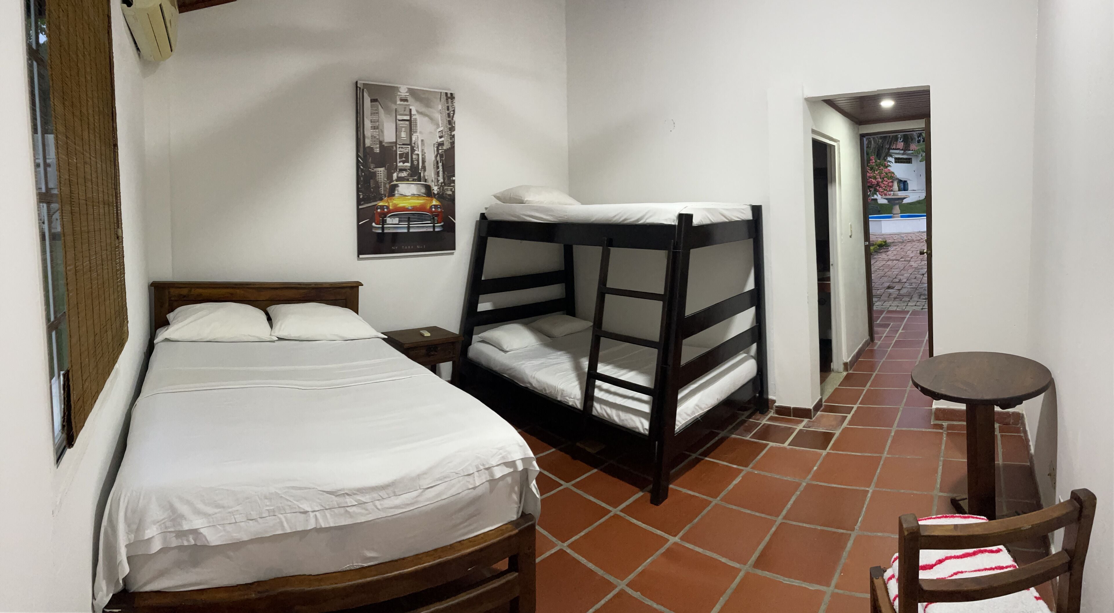 Decoración personalizada, muebles diferentes y wifi gratis 