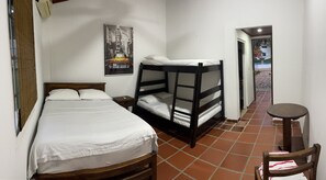 Familien-Vierbettzimmer | Individuell dekoriert, individuell eingerichtet, kostenloses WLAN