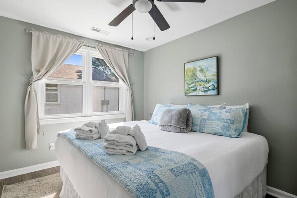 2 habitaciones, tabla de planchar con plancha, wifi y ropa de cama 