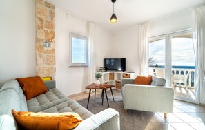 TV, table tennis - Beautiful home in Slivnica with WiFi (Slivnica)