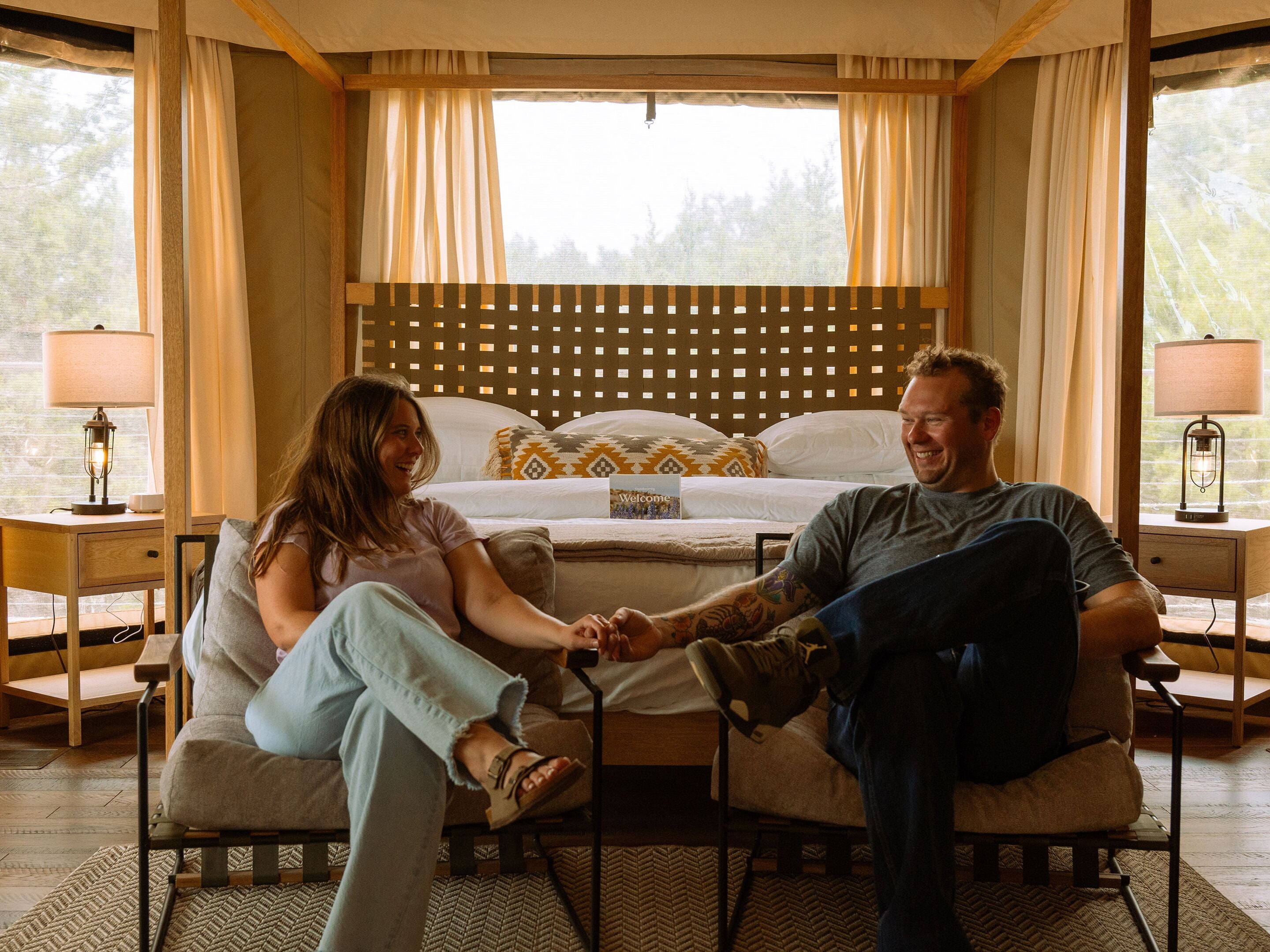 Seprai katun Mesir, seprai premium, busa memori, dan minibar