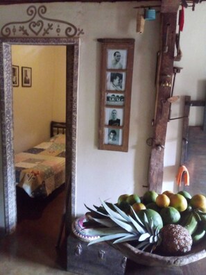 3 chambres, fer et planche à repasser, Wi-Fi, draps fournis