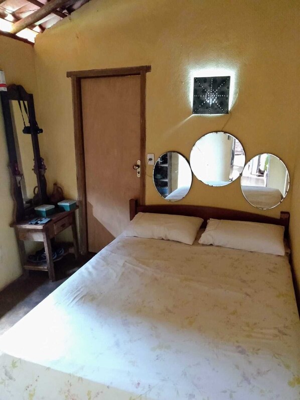 3 chambres, fer et planche à repasser, Wi-Fi, draps fournis