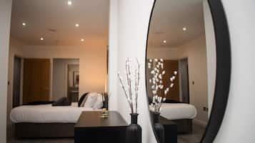 2 bedrooms, iron/ironing board, internet, bed sheets