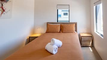 3 Schlafzimmer, Reisekinderbett, kostenloses WLAN, Bettwäsche