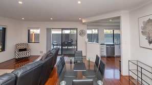 Interior - Hollow Beach House - Bunbury (South Bunbury)