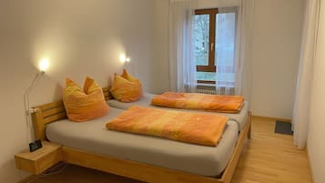 1 bedroom, travel crib, free WiFi, bed sheets