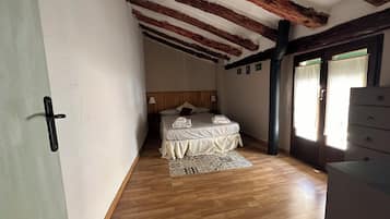 2 quartos, ferros/tábuas de passar roupa, Wi-Fi, roupa de cama