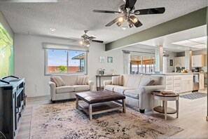 Smart TV - New Listing!! 55+ Community in Sun City West (Sun City West)