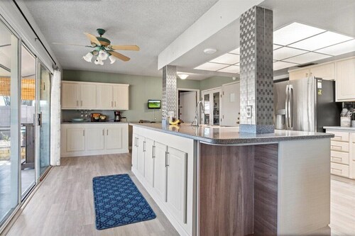 New Listing!! 55+ Community in Sun City West