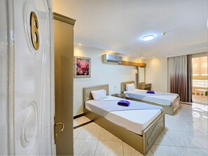 豪華雙床房 | 遮光窗簾/窗簾、免費 Wi-Fi