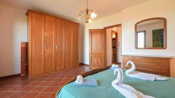 3 camere, culla da viaggio, Wi-Fi gratuito, lenzuola