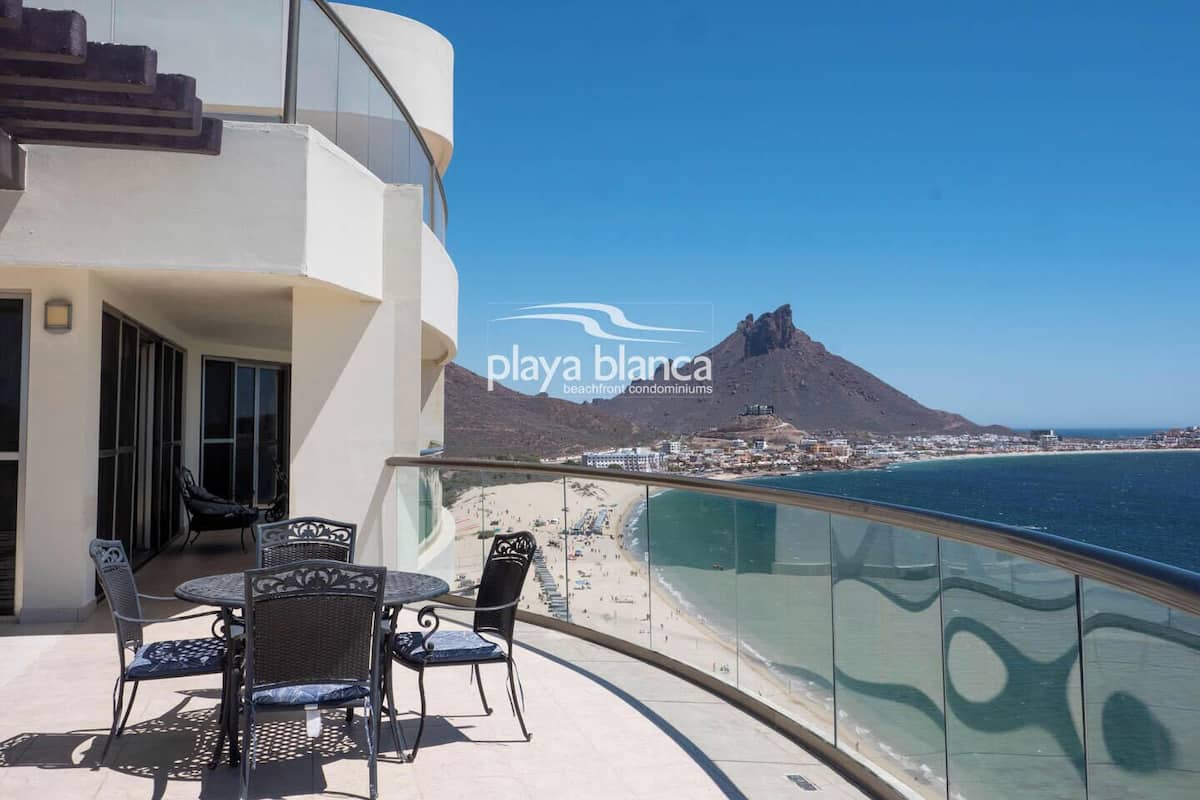 Condo, varias camas, acceso a la alberca, vista al océano (#1410) | Restaurante al aire libre