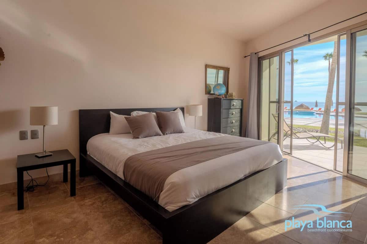 Appartamento, letti multipli, accesso alla piscina, vista oceano (#109-Not Pet Friendly) | 3 camere, con stile personalizzato, con arredamento individuale