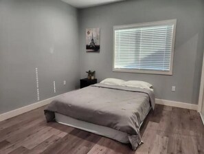 2 bedrooms - New Clean, Spacious, Private Guesthouse 2BR4BD-2BA (Anaheim)