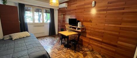 1 bedroom, desk, WiFi, bed sheets