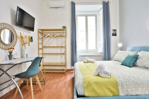 4 habitaciones, tabla de planchar con plancha, wifi y ropa de cama 
