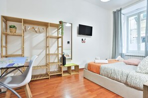 4 chambres, fer et planche à repasser, Wi-Fi, draps fournis