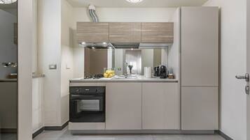 Forno, piano cottura, lavastoviglie, macchina per tè/caffè