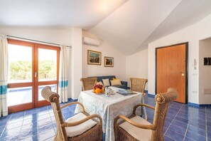 Dining - ATTIC SEA VIEW: delightful penthouse with central sea view (Cala Gonone)