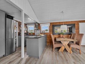 Fridge, microwave, oven, dishwasher - Knodden by Interhome (Bortelid)