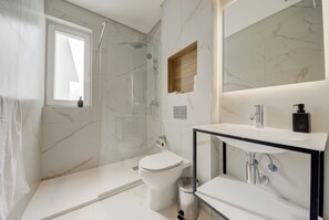 Hair dryer, towels - Two Bedroom Penthouse - Jacuzzi (Swieqi)