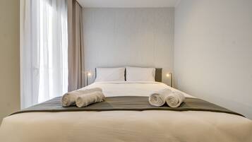 2 habitaciones, tabla de planchar con plancha, wifi y ropa de cama