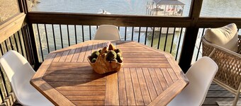 ☀️NEW HOME☀️ - 2 Master Bedrooms, Double Decker Dock, Lillypad, Paddle Boards 