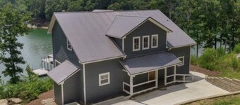 ☀️NEW HOME☀️ - 2 Master Bedrooms, Double Decker Dock, Lillypad, Paddle Boards 