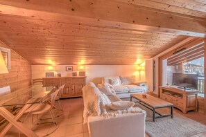 Televisión, chimenea