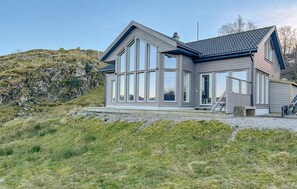 Exterior - Amazing home in Farsund with WiFi (Farsund)
