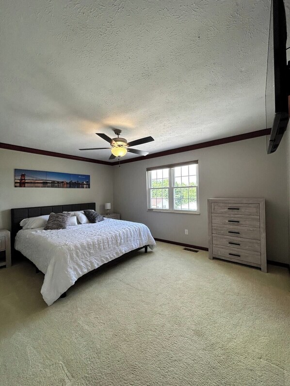 4 bedrooms, WiFi, bed sheets