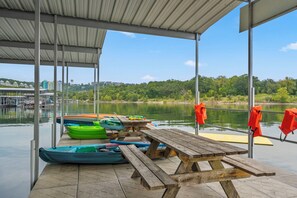 Outdoor dining - Lakefront Retreat w/ Direct Access, Great Views, Foosball, Billiards & Arcade (Branson)