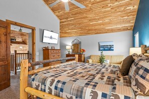 6 bedrooms, iron/ironing board, free WiFi, bed sheets - Lakefront Retreat w/ Direct Access, Great Views, Foosball, Billiards & Arcade (Branson)