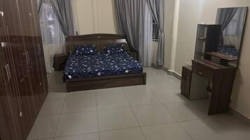 9 bedrooms, iron/ironing board, WiFi, bed sheets