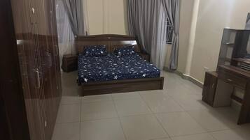 9 bedrooms, iron/ironing board, WiFi, bed sheets