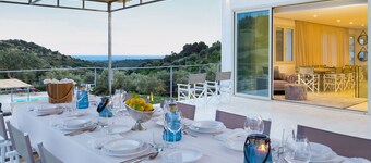 Beautiful private villa for 9 people with private pool, A/C, WIFI, TV, terrace and panoramic view