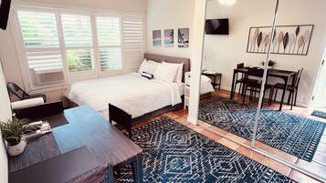 1 chambre, fer et planche à repasser, Wi-Fi gratuit, draps fournis