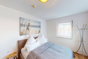 1 chambre, fer et planche à repasser, lit parapluie, Wi-Fi