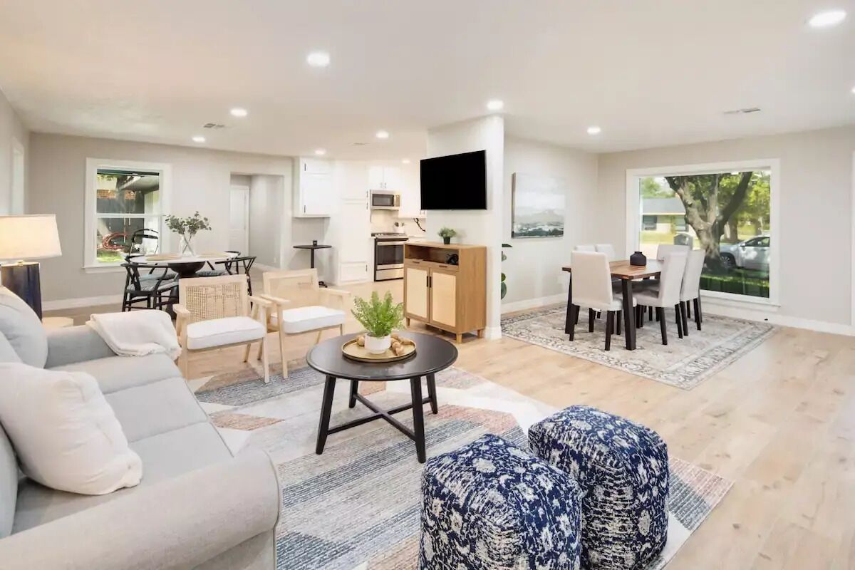 Modern 4BR/3BA Home, Game Room, Yard + Firepit 