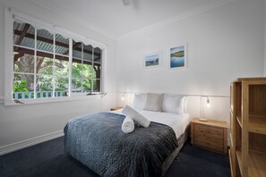 4 chambres, fer et planche à repasser, Wi-Fi, draps fournis